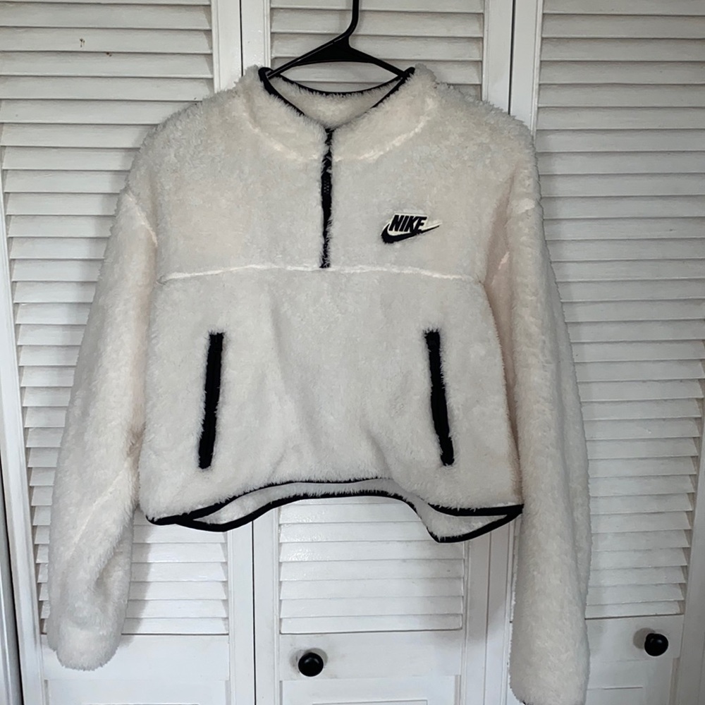 nike cropped sherpa